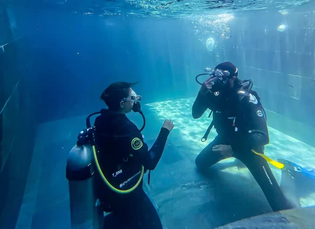 Scuba diving pool training